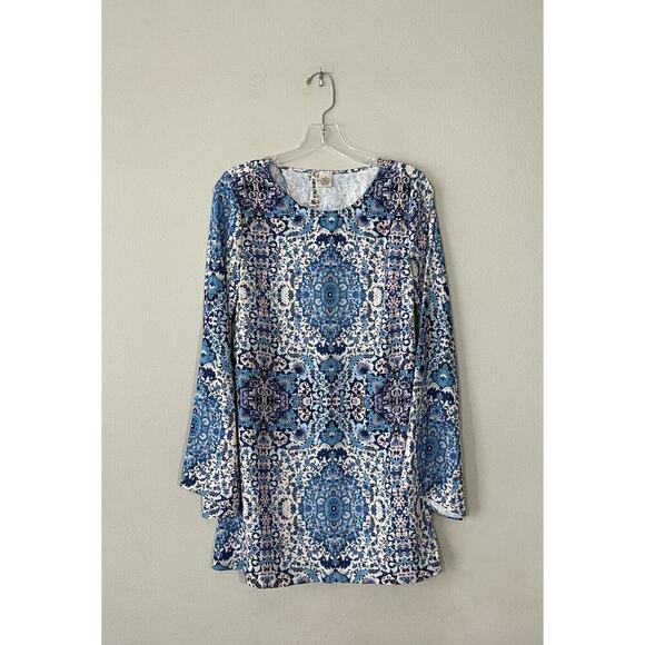 Mimi Chica Dresses & Skirts - Mimi Chica Size Small Long Bell Sleeve Dress Print Open Back Boho Fairy Festival